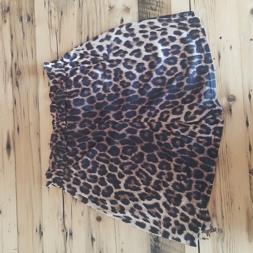 Shorts - Picture 2 of 2